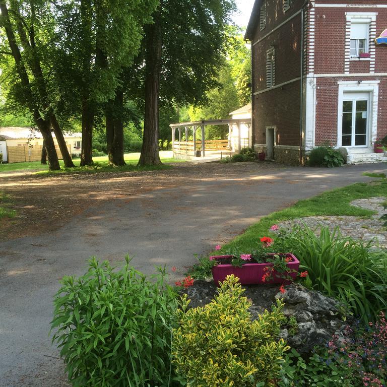 La Demi-Lune Bed and Breakfast Bailleval Buitenkant foto