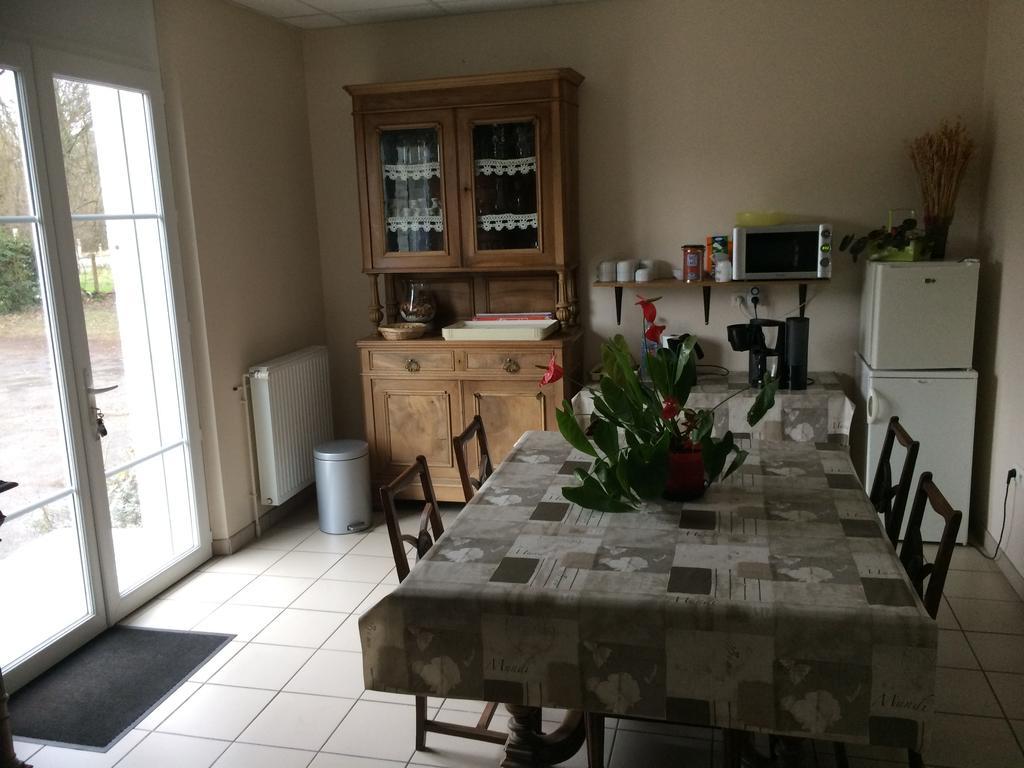 La Demi-Lune Bed and Breakfast Bailleval Buitenkant foto
