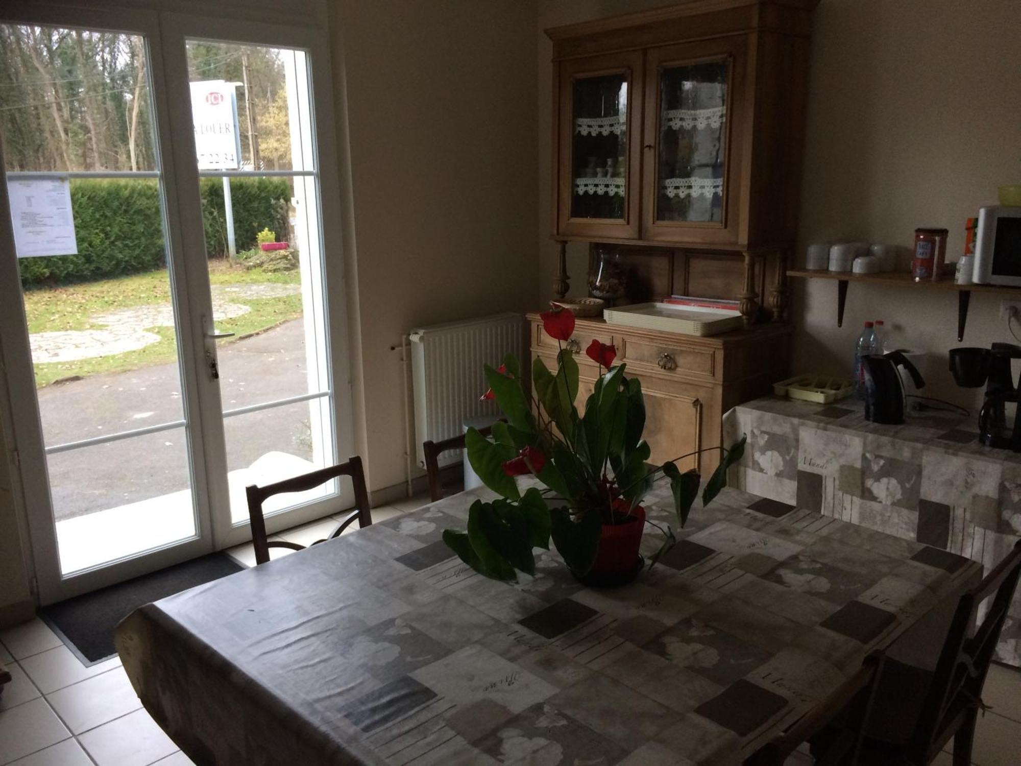 La Demi-Lune Bed and Breakfast Bailleval Buitenkant foto
