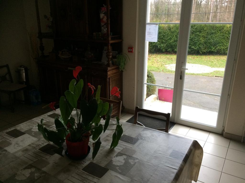La Demi-Lune Bed and Breakfast Bailleval Buitenkant foto