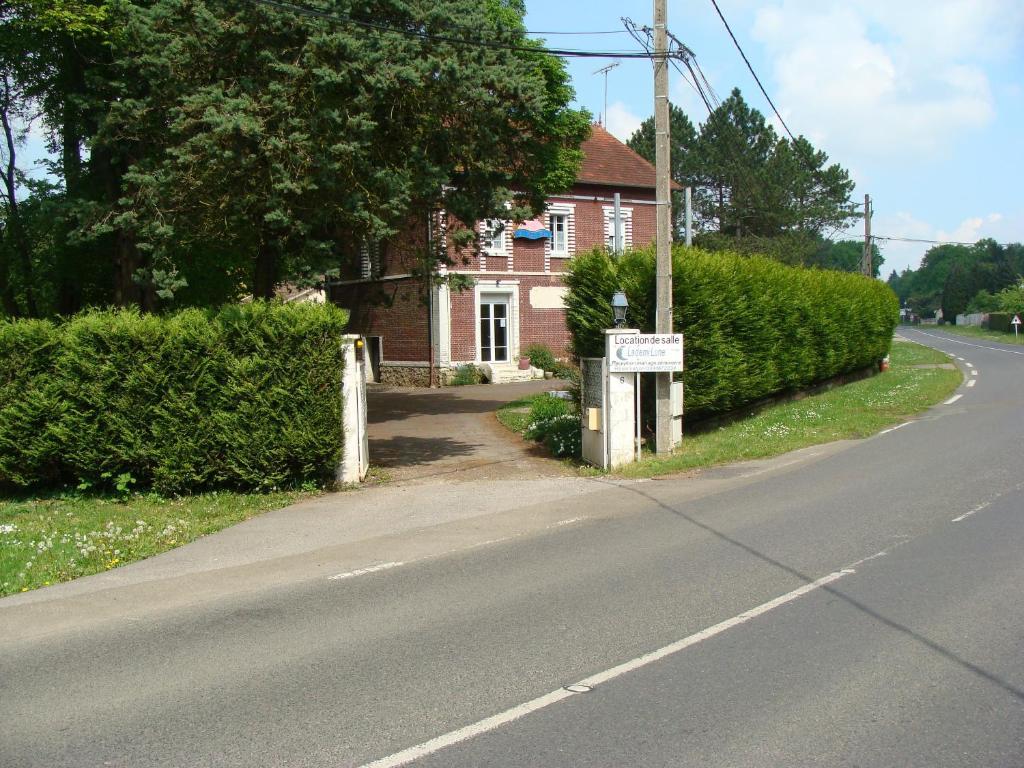 La Demi-Lune Bed and Breakfast Bailleval Buitenkant foto